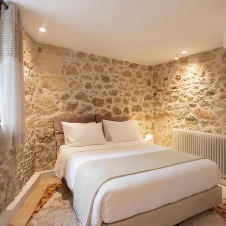 Acropolis Maisonette 3br 6ppl 15min Metro&museum